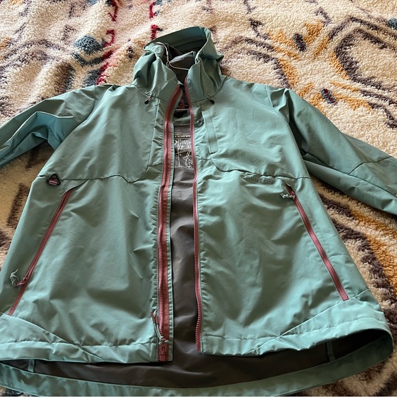 Burton Rain Shell (NWOT) - Picture 2 of 9